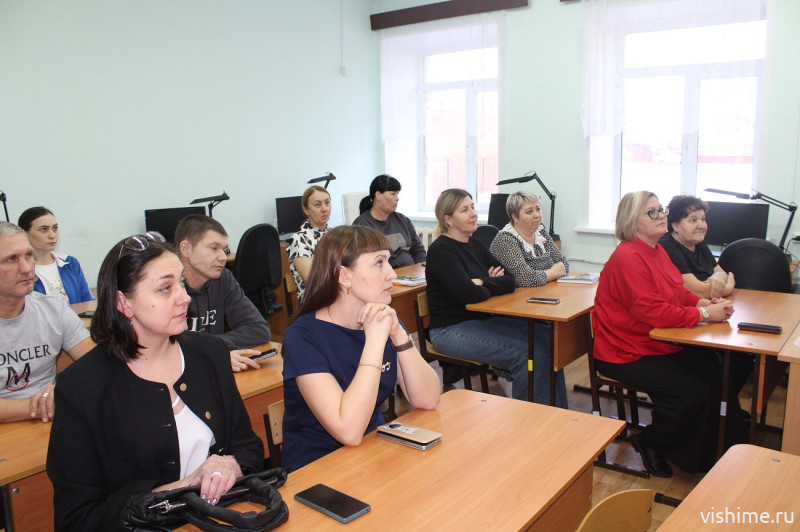 Проверка на знание ПДД: как ишимские родители сдавали экзамен вместо своих детей