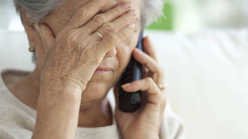 «Не нервничайте, мы поможем»: как в Ишиме случайные люди спасли пенсионерку от мошенников