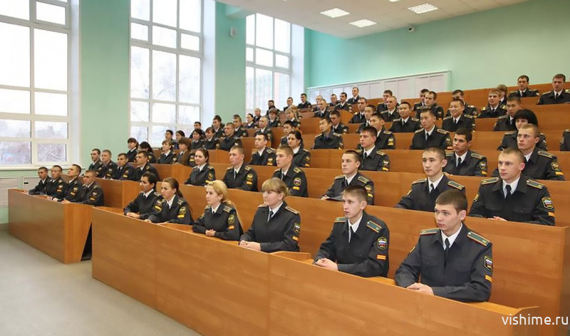 В Ишиме проходит набор в образовательные организации МВД России