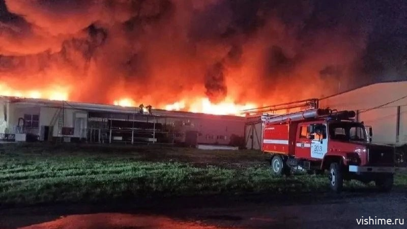 Ночной пожар на ишимском мясокомбинате локализован