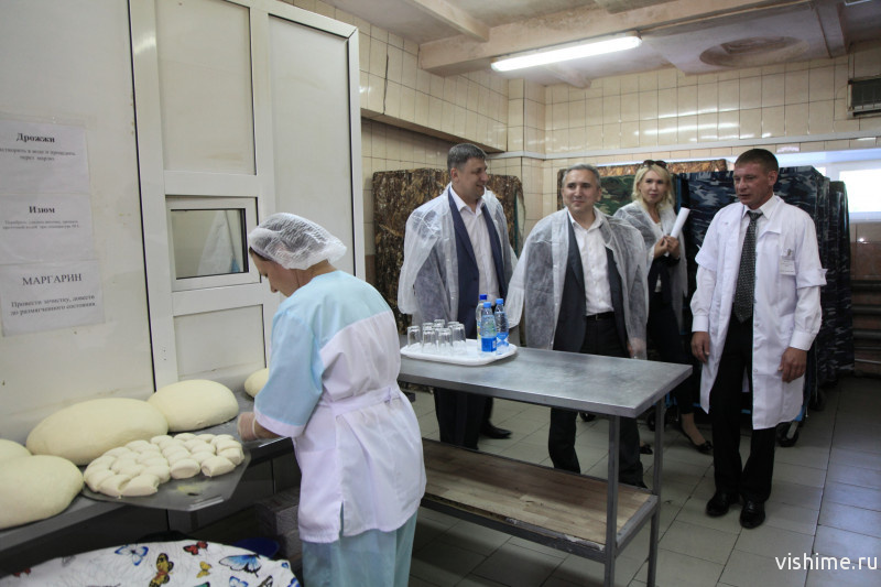 Губернатор Тюменской области посетил ведущие предприятия Ишимского района   