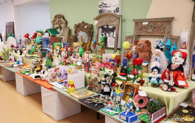 Почти 500 поделок представили ишимские семьи на конкурс «Сказка в ладошках»