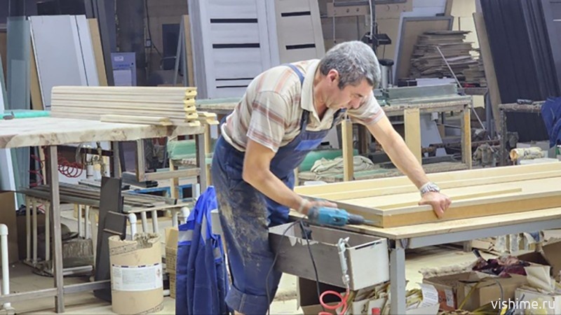 Ишимская фабрика наращивает производство дверей до 18 тысяч в месяц