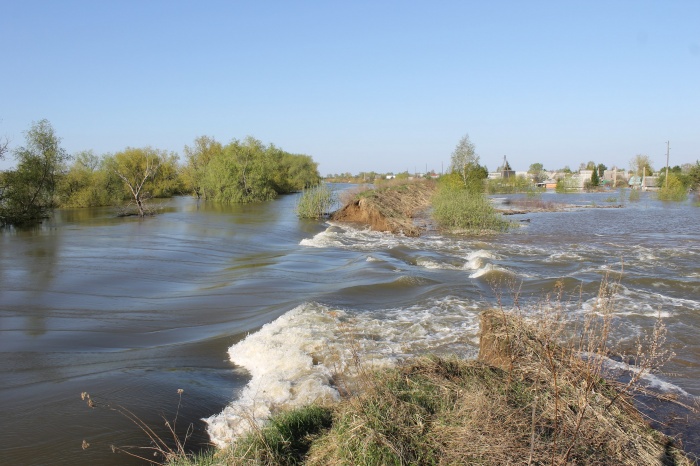 Река Ишим не поднимается, но ситуация сложная