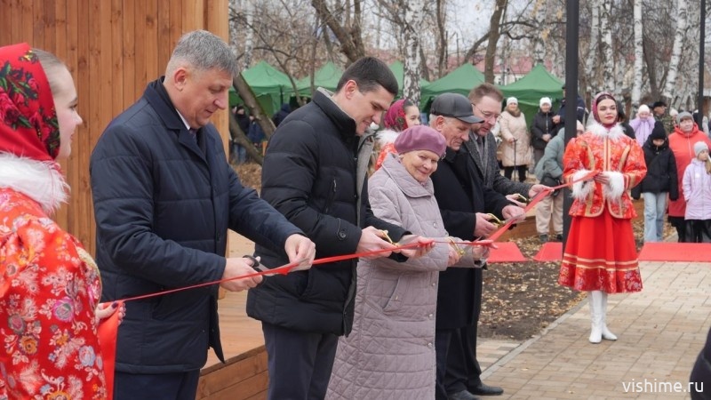 В селе Стрехнино Ишимского округа открылся новый сквер «Стрехнинский»