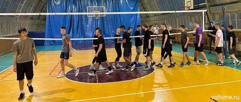 В Ишиме прошла товарищеская встреча по волейболу между студентами медколледжа и пединститута