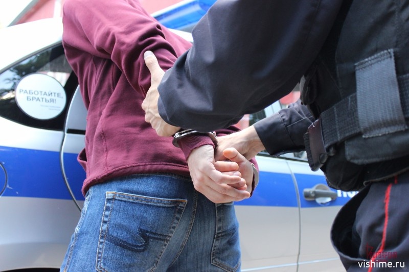 В Ишиме задержали подозреваемого в краже дорожных знаков