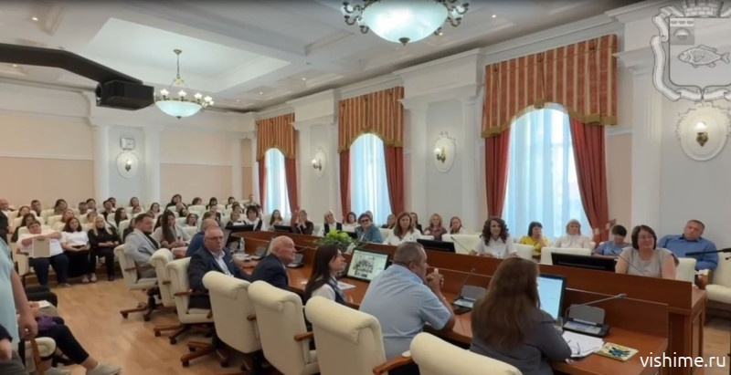 Итоги работы некоммерческих организаций за 2025 год подвели в администрации Ишима.