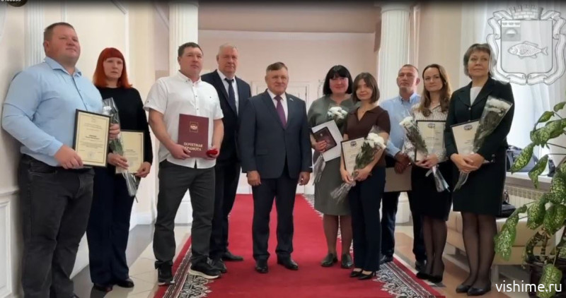 Дорожников Ишима поздравили с профессиональным праздником