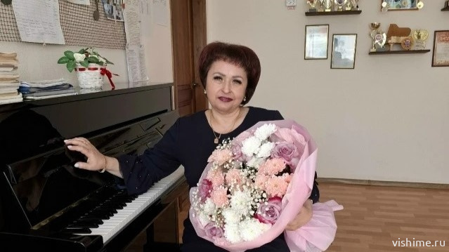 Педагог из Ишима вошла в тройку лучших преподавателей ДШИ.