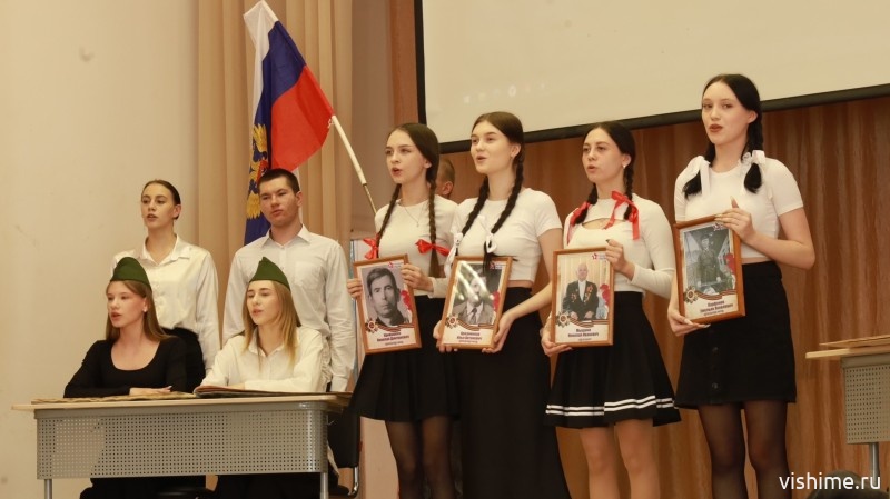 В Ишимском многопрофильном техникуме прошёл конкурс битва хоров 