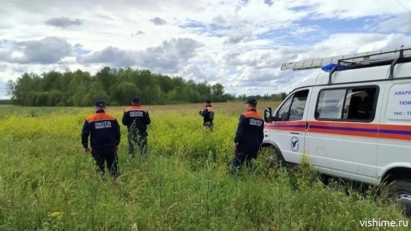 Ишимские спасатели вывели из леса двух заблудившихся подростков