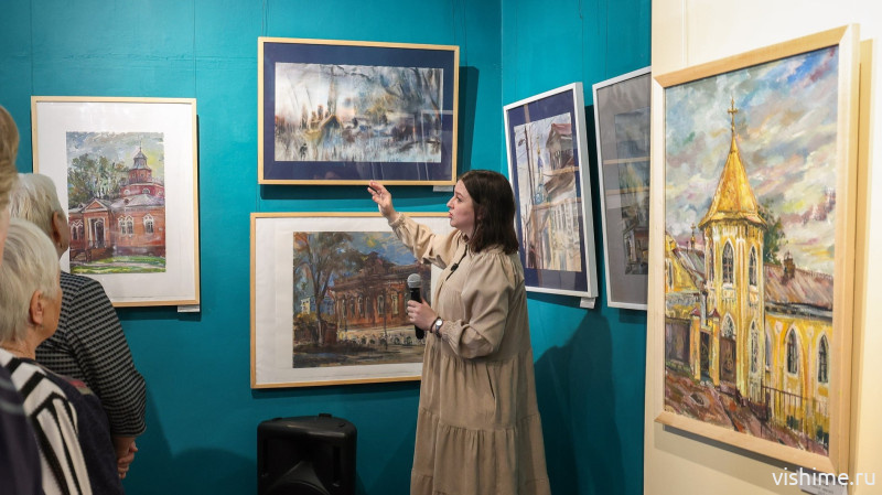 В Ишиме открылась выставка тюменской художницы