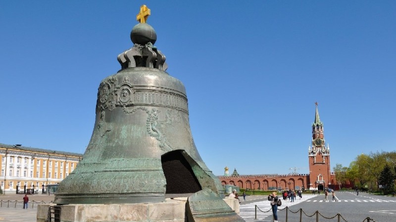 Царь-колокол: как создавали и почему у него отколот кусок?