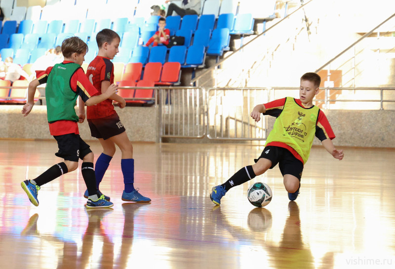 В Ишиме стартовал Кубок Юга Тюменской области по футзалу среди юношей