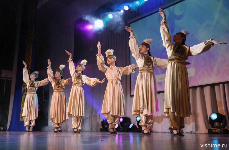 Наурыз в Ишиме: праздник весны собрал гостей в концертном зале