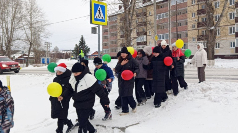 В Ишиме прошла акция «Внимание, каникулы!» с участием школьников
