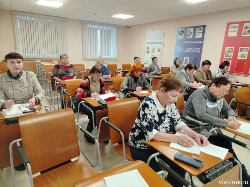 Ишимские пенсионеры смогут бесплатно обучиться журналистике и работе в соцсетях