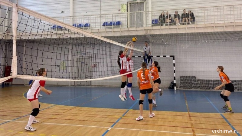 Ишимские волейболистки завоевали серебро на турнире в Екатеринбурге