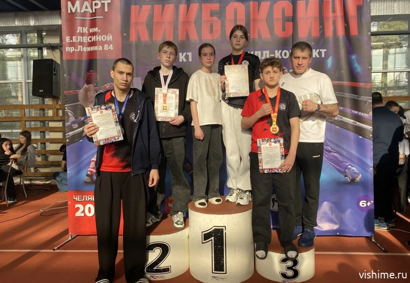 Три медали привезли ишимские спортсмены с чемпионата УрФО по кикбоксингу