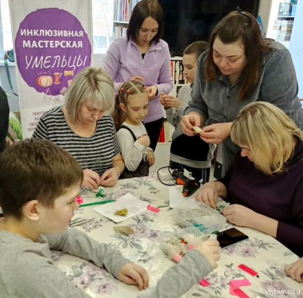 Инклюзивная мастерская «Умельцы» помогла 20 семьям Ишима