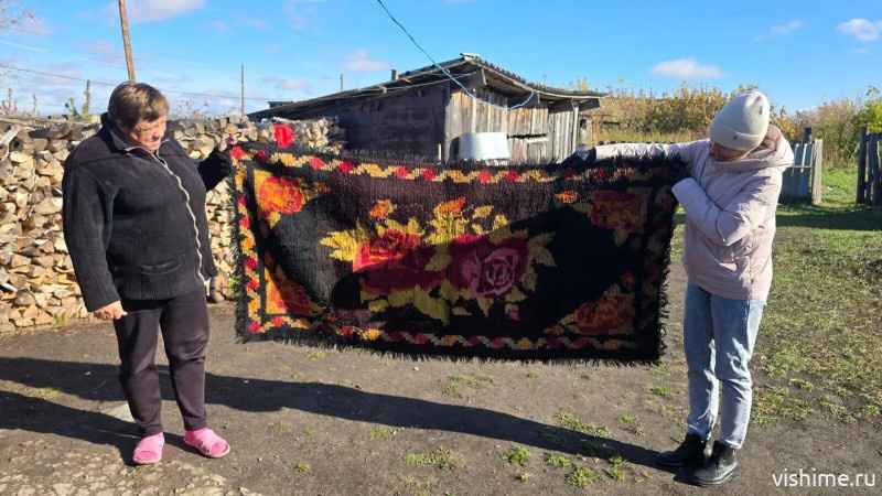 Ишимский музей привёз 11 домотканых ковров из села Калмак