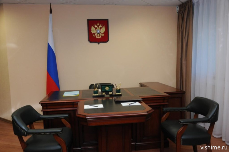 Бизнес жены стоил ишимскому чиновнику работы