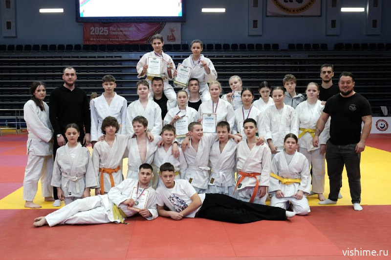 Первенство области по дзюдо: команда девушек из Ишимского округа впервые стала первой