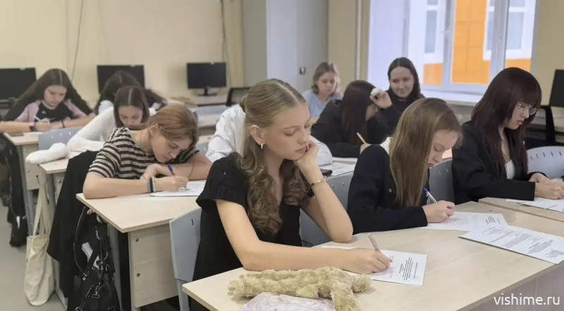 В рамках «Профессионалитета» ишимские школьники освоили профессию медицинского регистратора