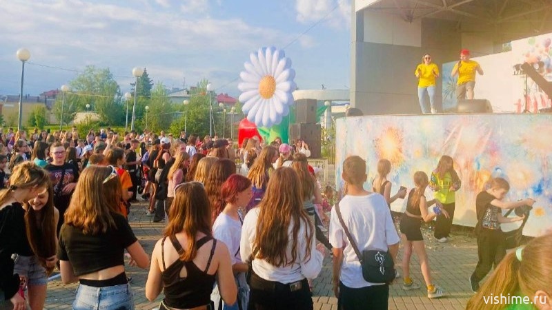 Молодёжная дискотека проходит в Ишиме каждую субботу