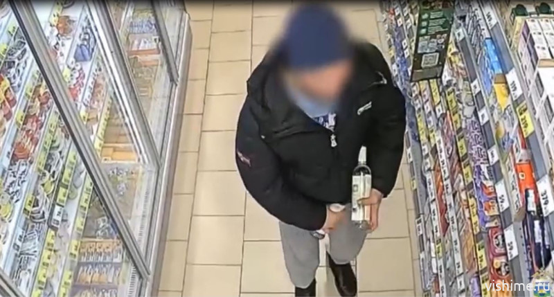 В Ишиме возбуждено уголовное дело о краже двух бутылок водки из торговой точки
