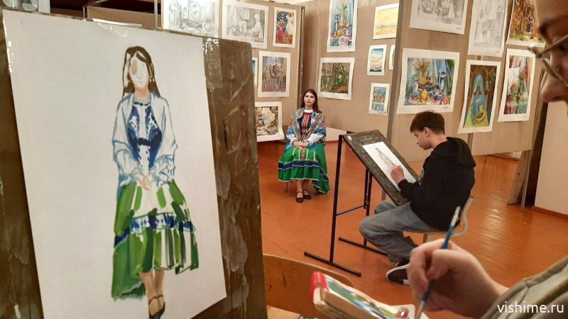 Рисуем единство: в ДХШ Ишима проходит традиционный художественный конкурс