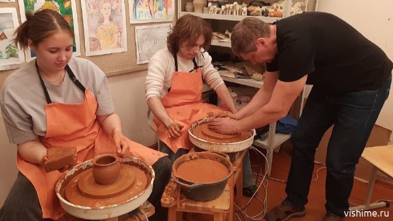 Ишимские школьники освоили азы гончарного ремесла