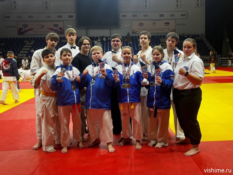 Ишимские спортсмены покорили пьедестал областного чемпионата по киокусинкай