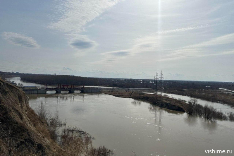 Вода в Ишиме поднялась до 724 см: до критической отметки — 25 см