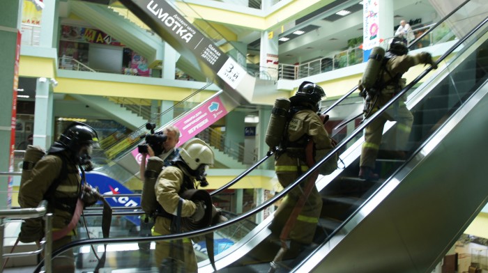 В Тюменском регионе продолжаются проверки пожарной безопасности торговых центров