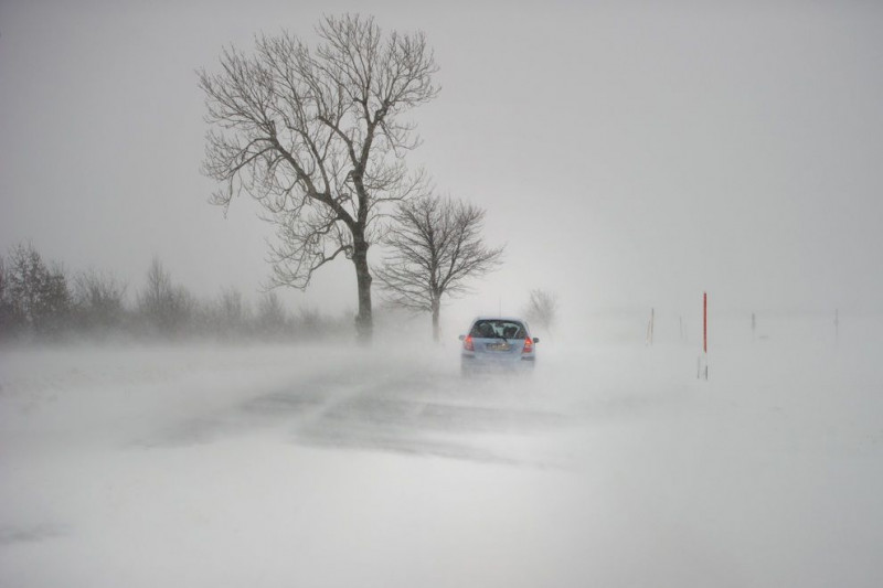 Водителей на трассе поджидает морозный туман  