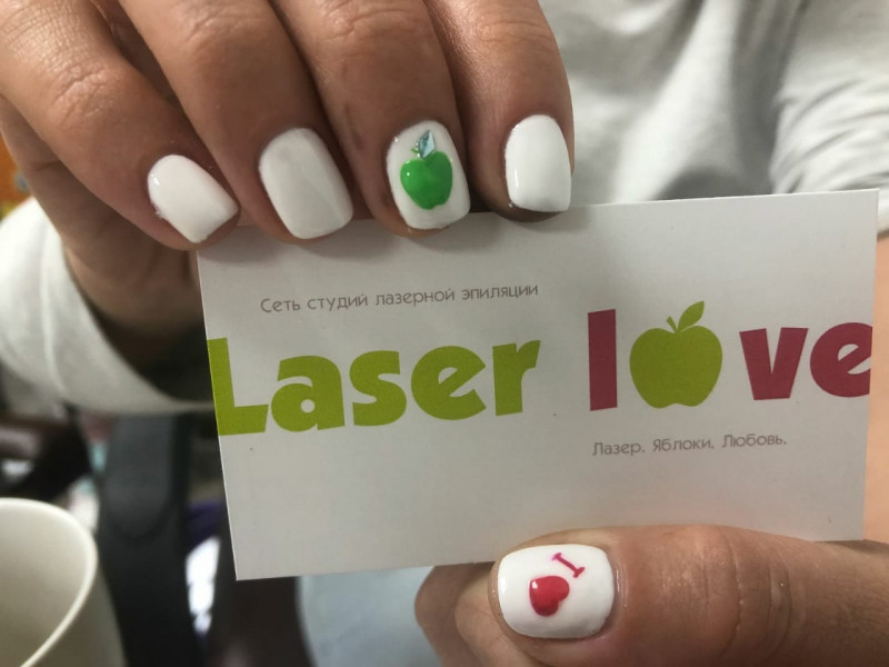 Студия «Laser Love»: Лазер. Яблоки. Любовь  